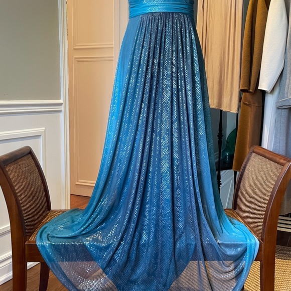 Emerald Green - Peacock Iridescent Gradient Gown - Picture 11 of 13